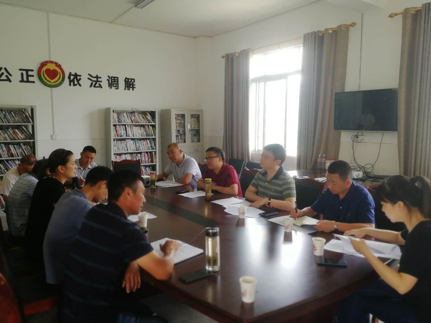 集團(tuán)公司黨委書記、董事長周燕賓一行到栗子村開展脫貧幫