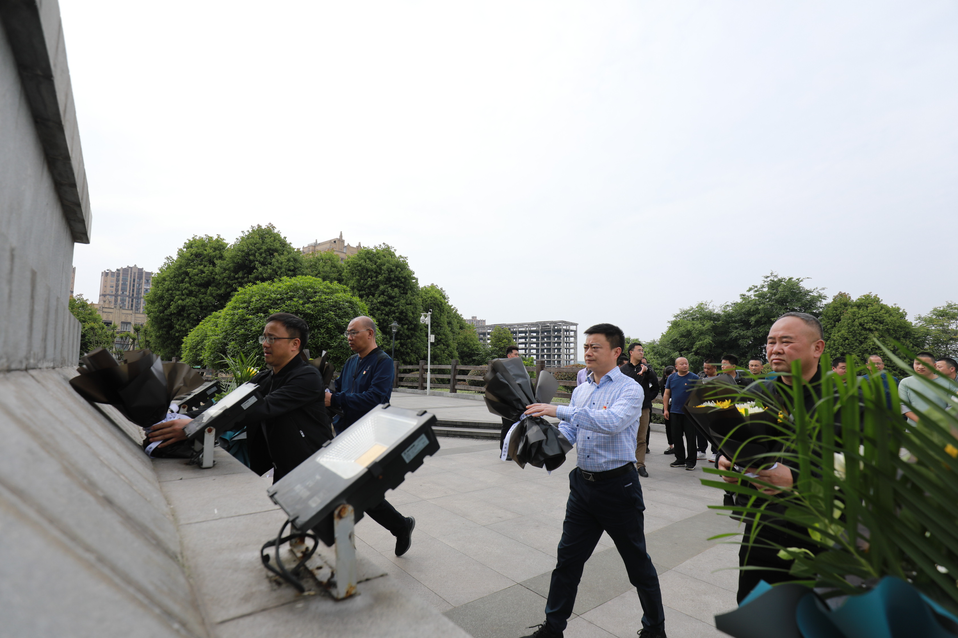 清源水務公司開展清明祭掃活動