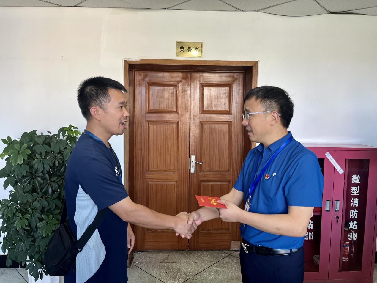 清源水務公司黨委開展2024年“八一” 走訪慰問活動