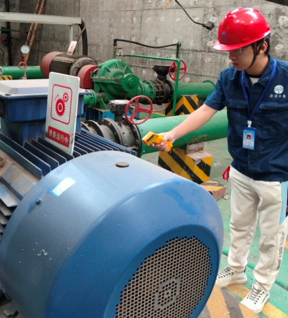 炎炎夏日堅守崗位 汩汩清泉潤澤三江新區 ——白沙泵站夏季高溫保供工作紀實