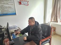 《榜樣在身邊》系列報道——莫正平、梁元 恒心堅守鑄典范，砥礪前行綻光芒